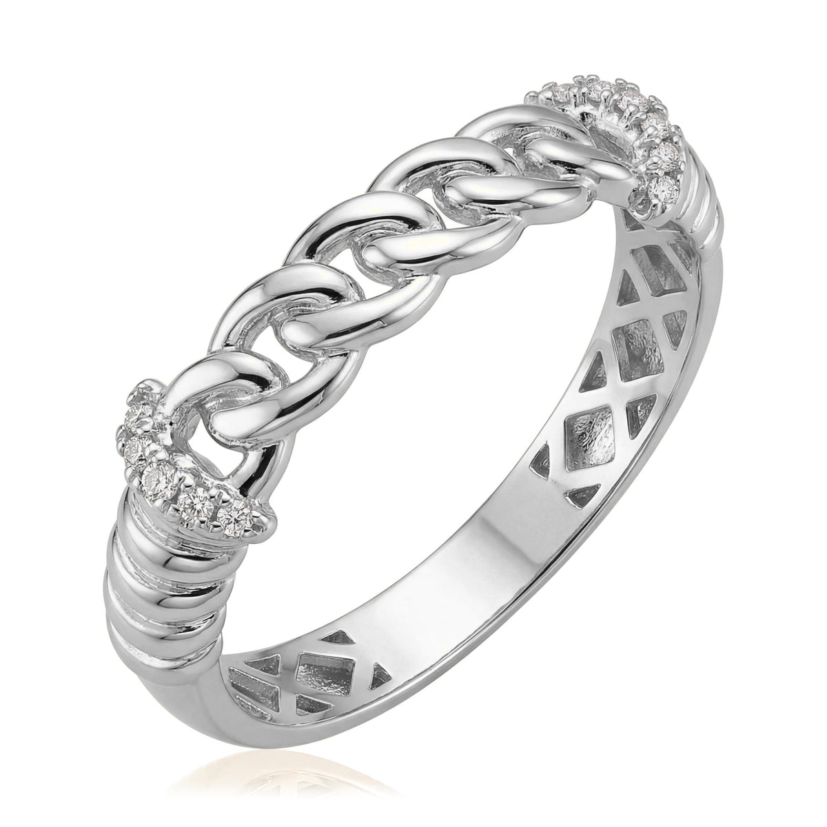 14K white gold curb chain link ring with clear stone pavé ends and ribbed shoulders, angled view