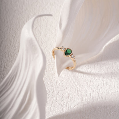 14K Solid Gold Pear-Cut Emerald Vintage Ring with Side Zircon Accents – Lab-Created Gemstone Ring, Engagement, Statement & Stackable Jewelry