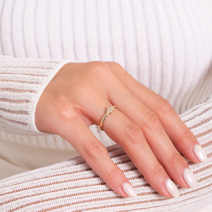 14K Solid Gold Minimal Flower Ring – Five-Petal Zirconia Accent Ring – Gift for Her