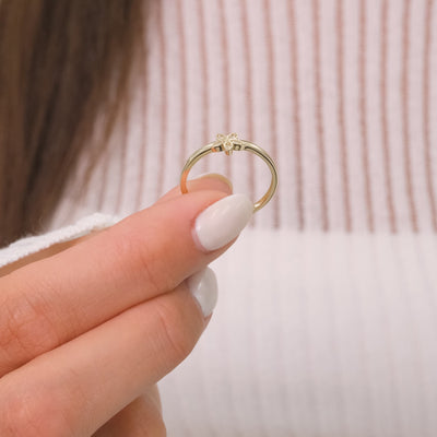 14K Solid Gold Minimal Flower Ring – Five-Petal Zirconia Accent Ring – Gift for Her