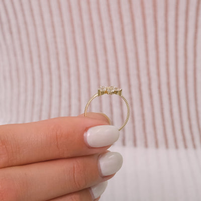 14K Solid Gold Elegant Flower Ring – Vintage Five-Petal Zirconia Statement Piece with Timeless Luxury and Exquisite Craftsmanship