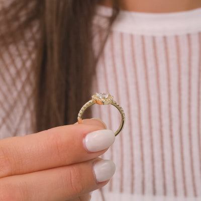 14K Solid Gold Heart-Shaped Center Ring – Vintage Style Zirconia Cluster Ring